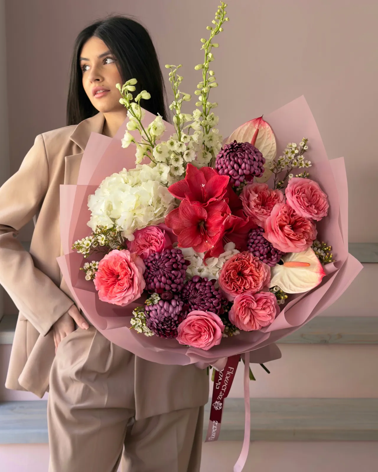 Crimson Blossom – Ekspressiv romantik buket