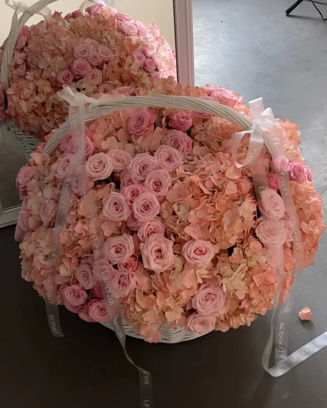 Blush Basket Deluxe