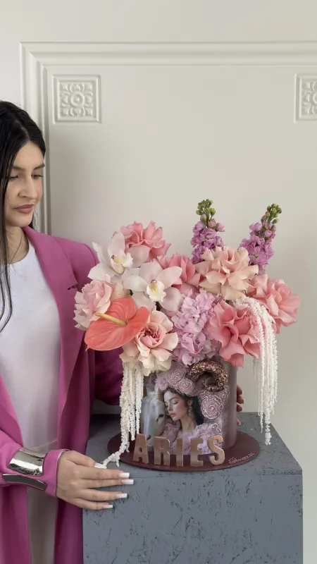 Rose, Cymbidium, Matthiolla, Anthurium, Hydrangea
