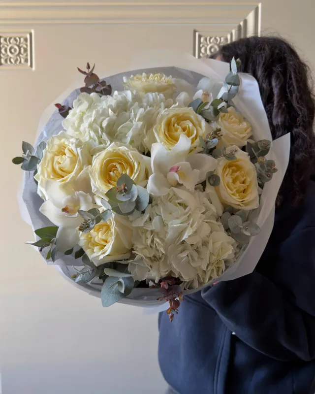 Ivory Bloom Elegance – Премиальный букет