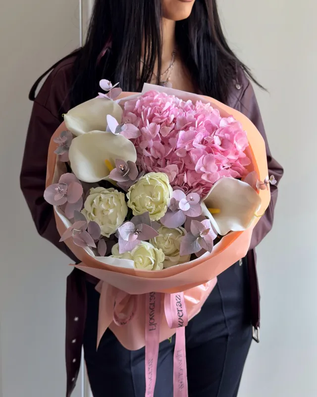 Blush Calla Grace – Премиальный букет