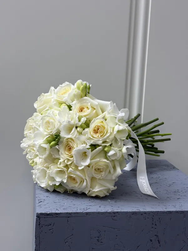 Pure White Classic – Premium Buket