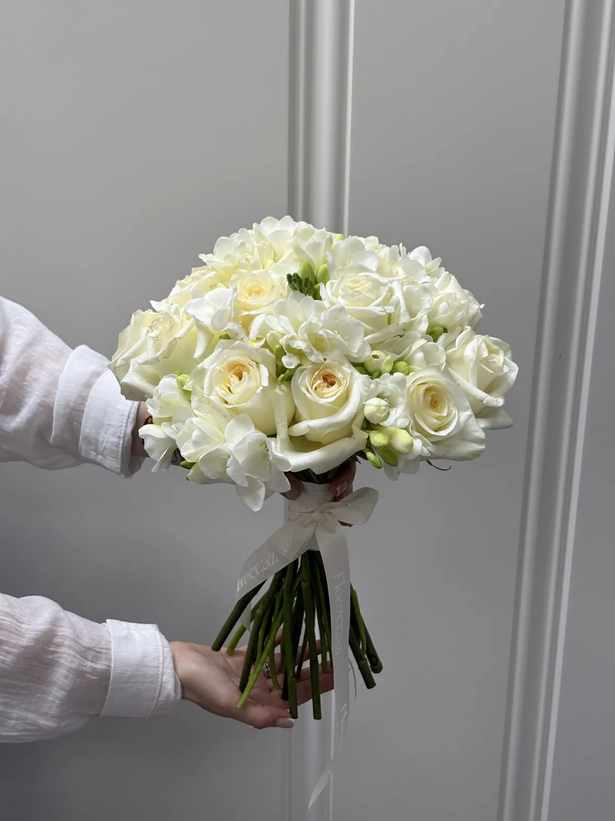 Pure White Classic – Premium Buket