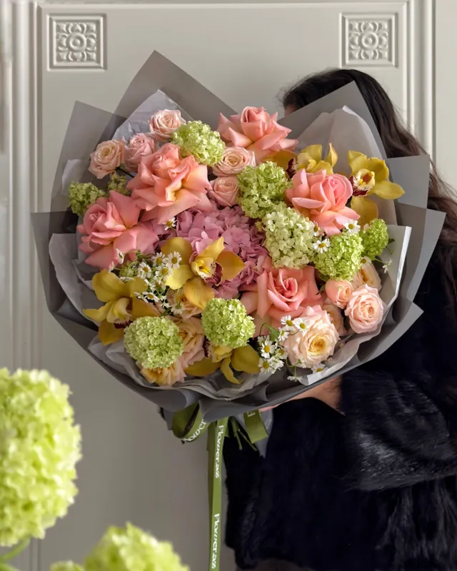 Peach Garden Deluxe – Премиальный букет