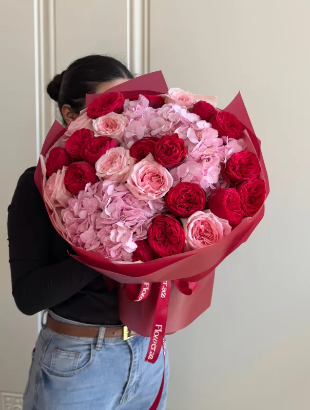 Red & Blush Romance – Премиальный букет