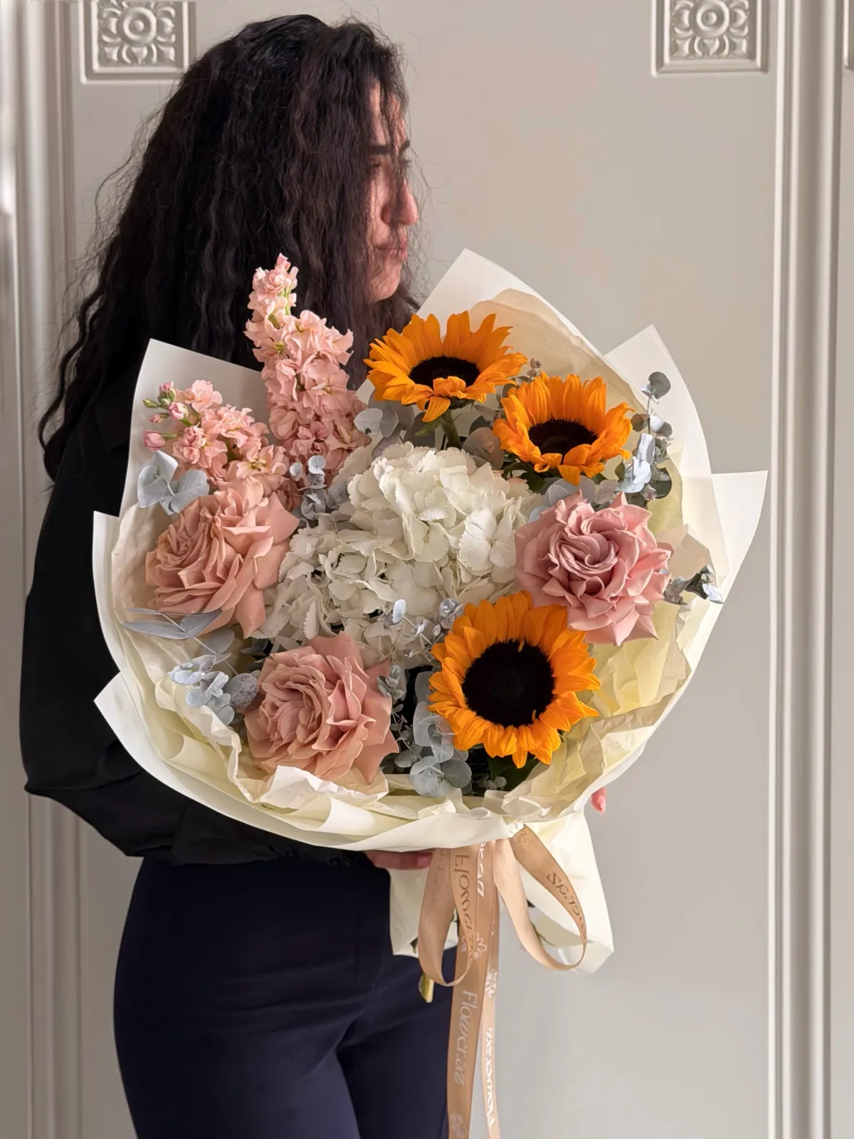 Sunny Peach Premium Buket