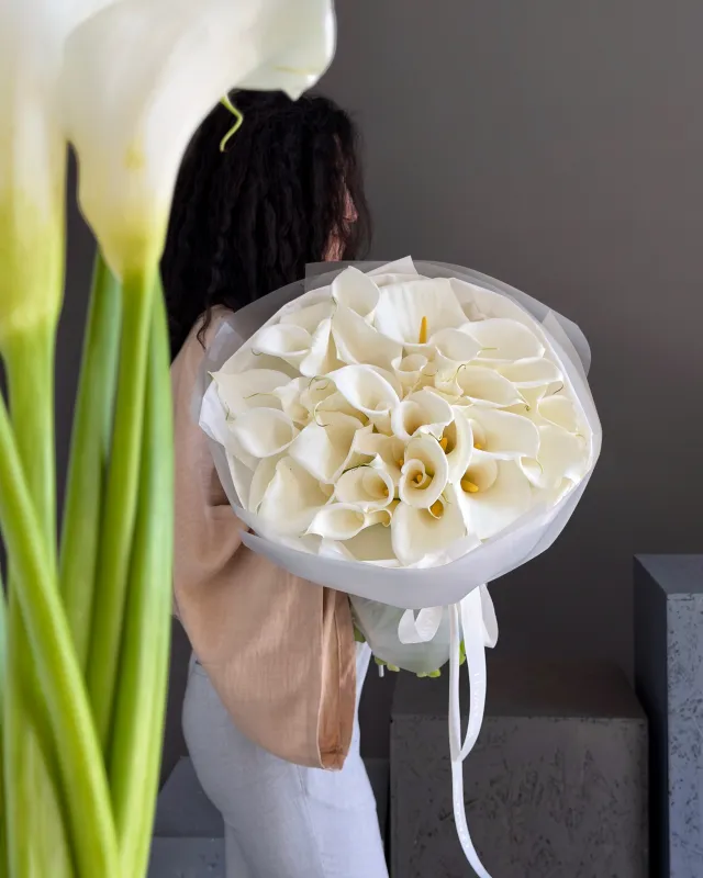 33 Ivory Calla